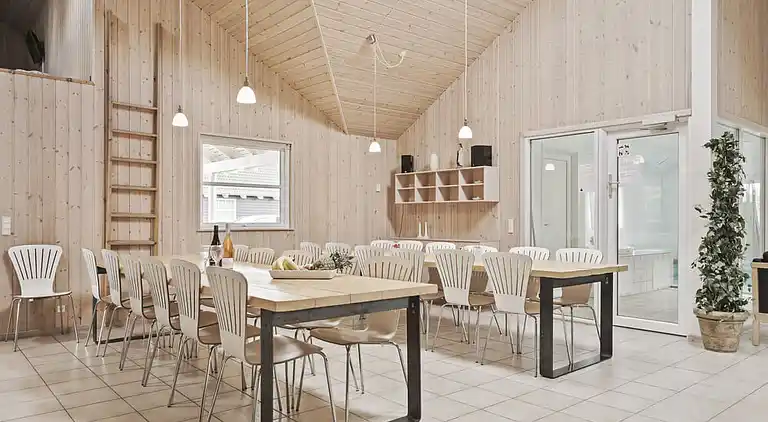 Luxuriöses Poolhaus mit Spa bei Marielyst