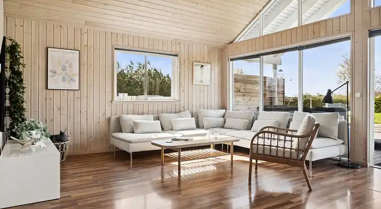 Sommarhus med vattenpark, spa och aktivitetsrum