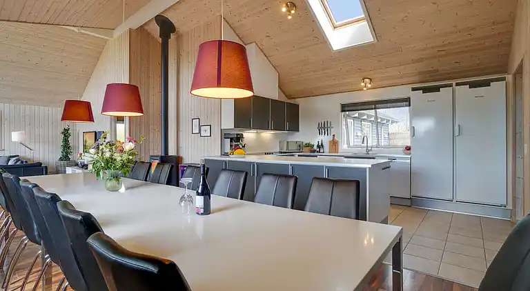 Sommarhus med vattenland, spa och aktivitetsrum