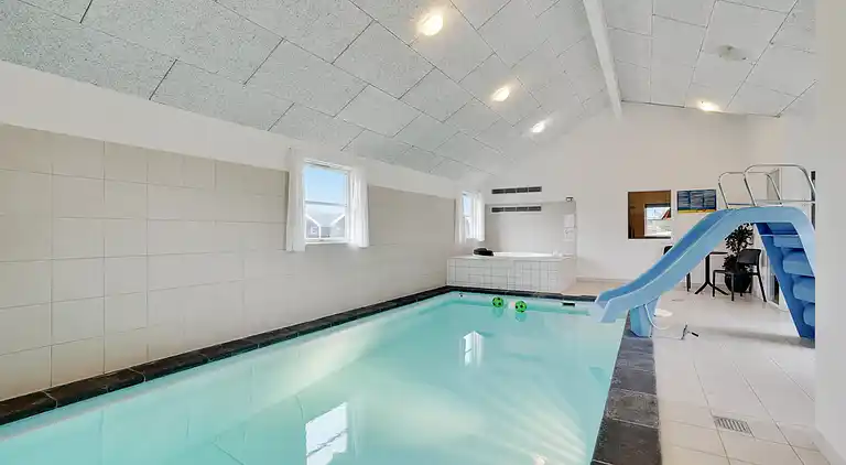 Luxuriöses Poolhaus mit Spa, Sauna & Spielplatz