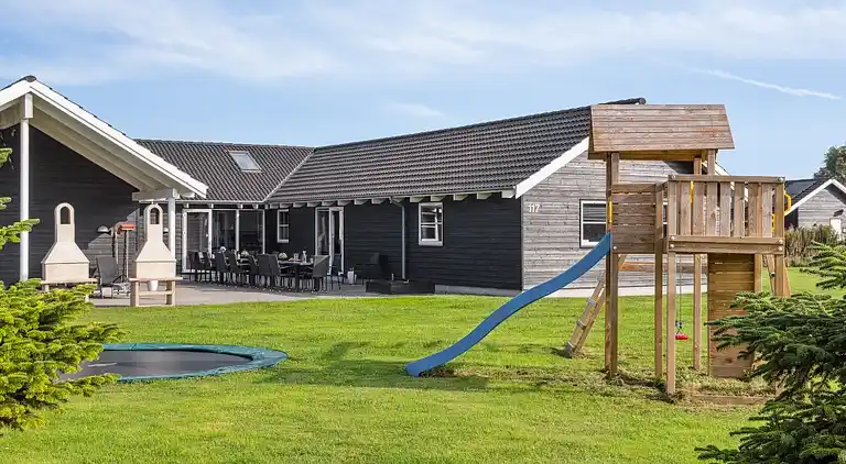 Luxuriöses Poolhaus mit Spa, Sauna & Spielplatz