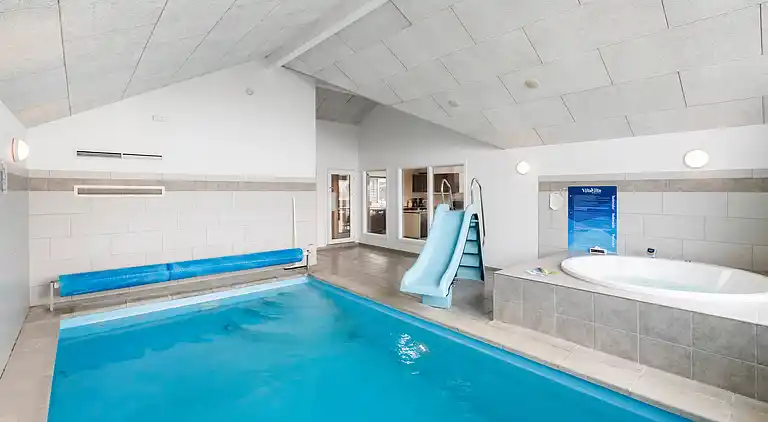 Wellnesshaus am Skåstrup Strand mit Pool