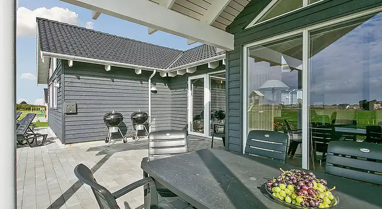 Wellnesshaus am Skåstrup Strand mit Pool