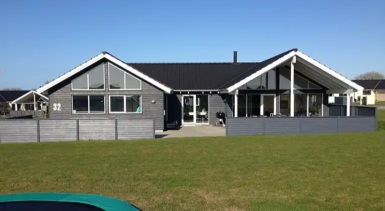 Wellnesshaus am Skåstrup Strand mit Pool