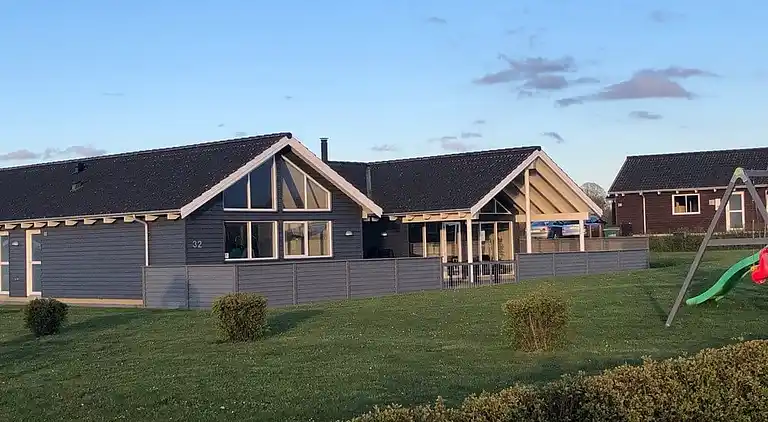 Wellnesshaus am Skåstrup Strand mit Pool