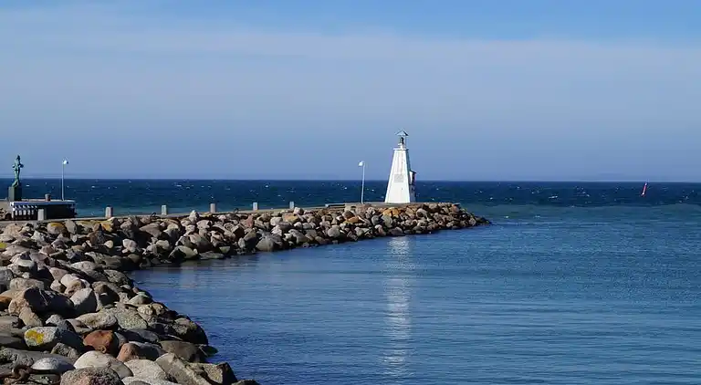 Wellnesshaus am Skåstrup Strand mit Pool