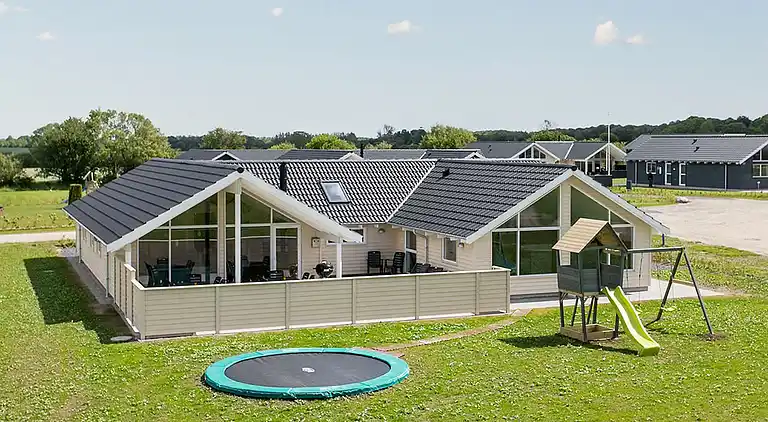 Ferienhaus mit Badeland, Sauna & Spielzimmer