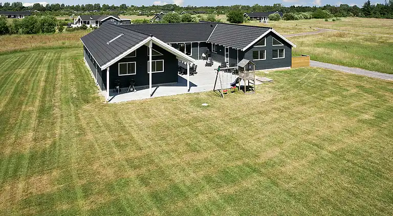 Vacation home: waterpark, activity room & terrace