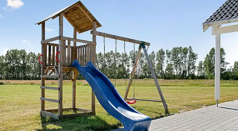 Vacation home: waterpark, activity room & terrace