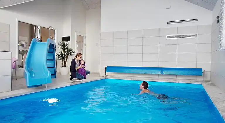 Charmantes Ferienhaus in Søndervig mit Pool