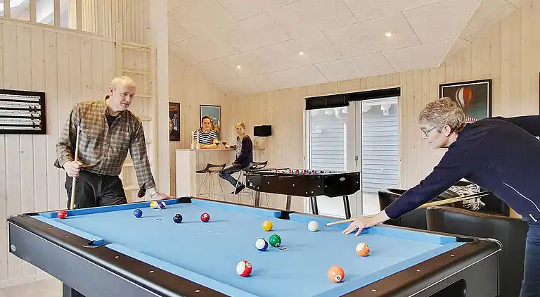 Charmantes Ferienhaus in Søndervig mit Pool