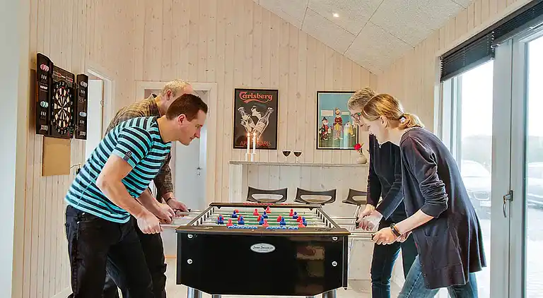 Charmantes Ferienhaus in Søndervig mit Pool