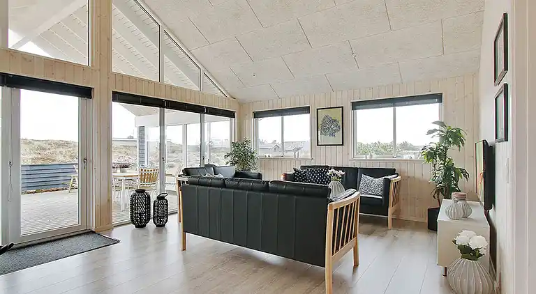 Charmantes Ferienhaus in Søndervig mit Pool