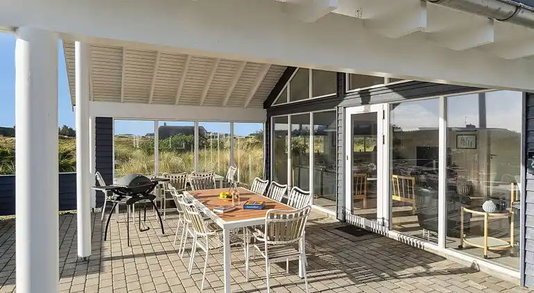 Charmantes Ferienhaus in Søndervig mit Pool