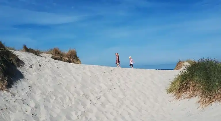 Charmantes Ferienhaus in Søndervig mit Pool