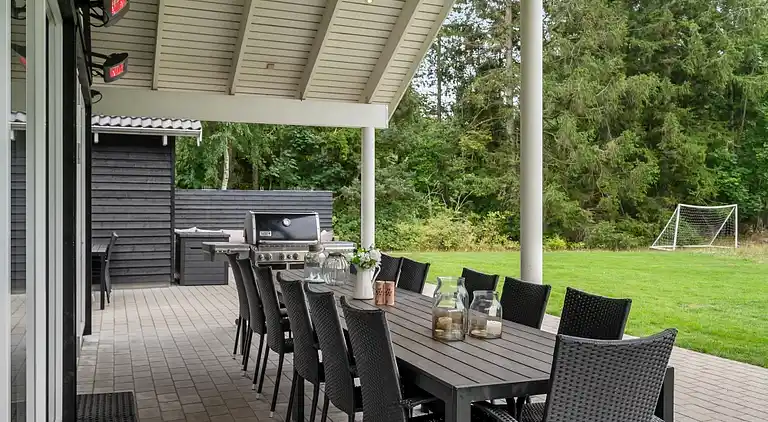 Familienfreundliches Poolhaus bei Asserbo