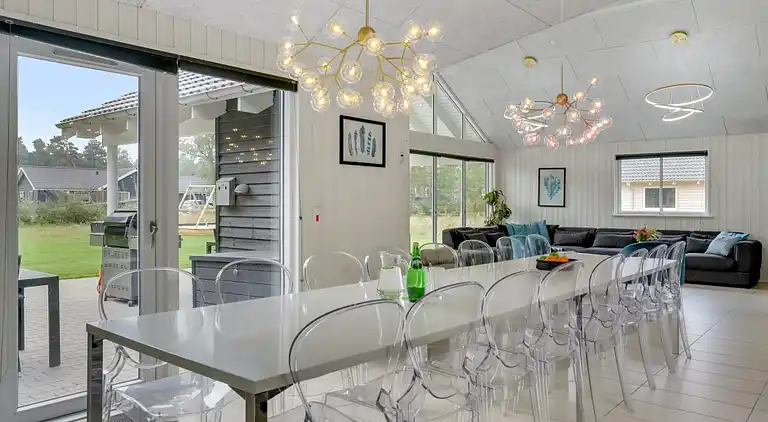 Familienfreundliches Poolhaus bei Asserbo