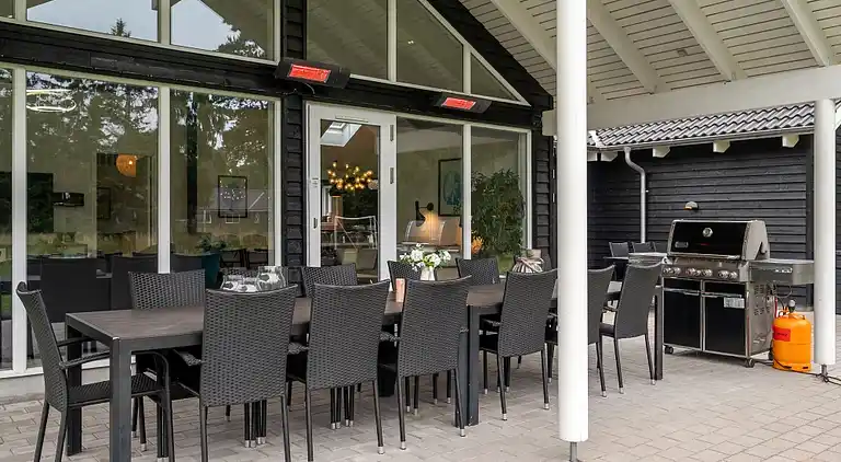 Familienfreundliches Poolhaus bei Asserbo