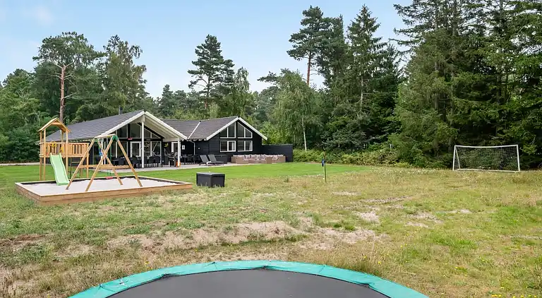 Familienfreundliches Poolhaus bei Asserbo