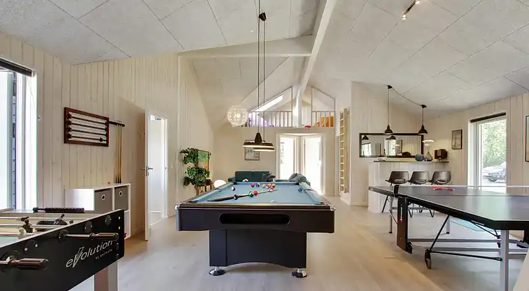 Geräumiges Ferienhaus mit Pool & Aktivitäten