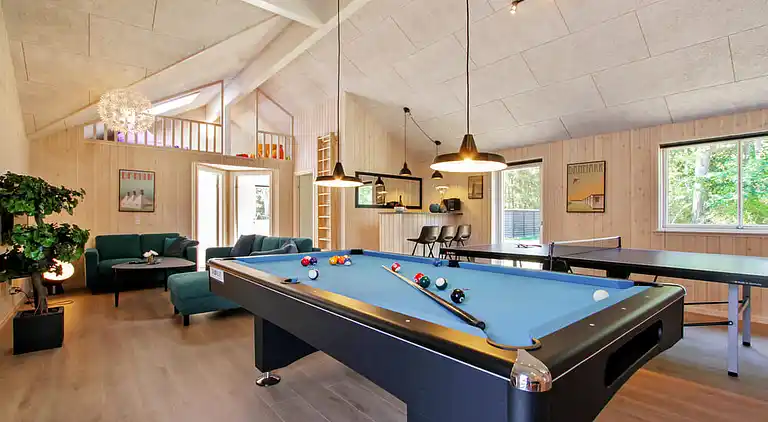 Geräumiges Ferienhaus mit Pool & Aktivitäten