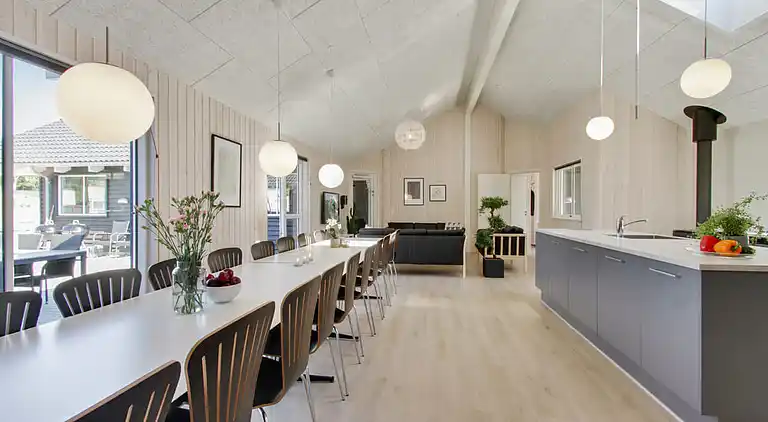 Geräumiges Ferienhaus mit Pool & Aktivitäten