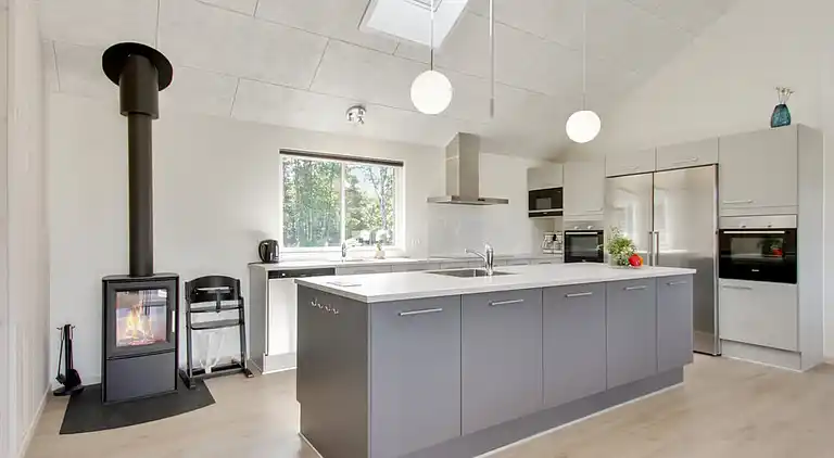 Geräumiges Ferienhaus mit Pool & Aktivitäten