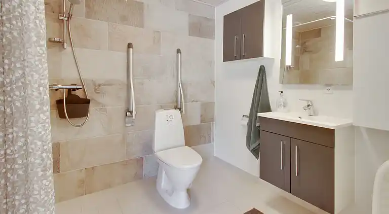 Geräumiges Ferienhaus mit Pool & Aktivitäten