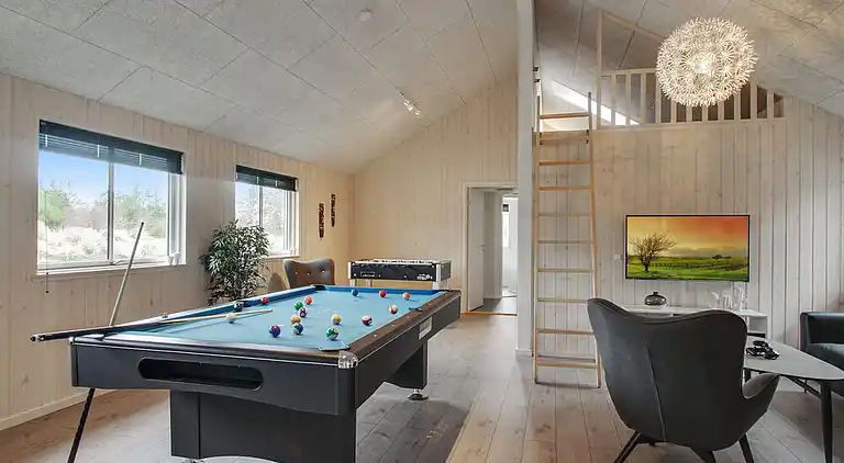 Geräumiges Sommerhaus mit Hallenbad & Spa