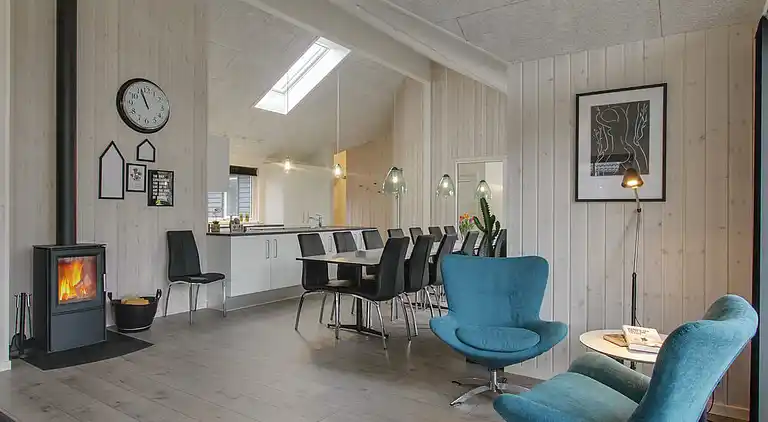 Geräumiges Sommerhaus mit Hallenbad & Spa