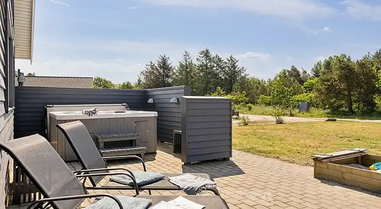 Geräumiges Sommerhaus mit Hallenbad & Spa