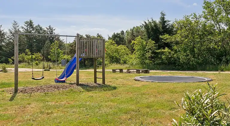 Geräumiges Sommerhaus mit Hallenbad & Spa