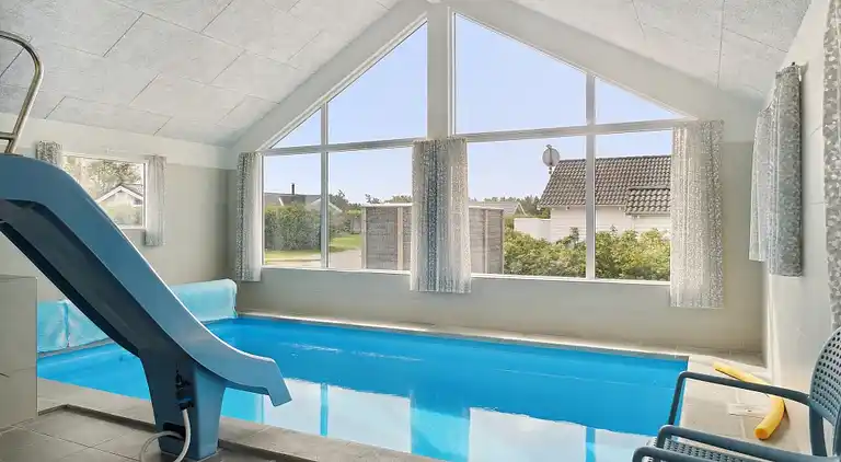 Große Familienvilla auf Møn mit Pool & Spa