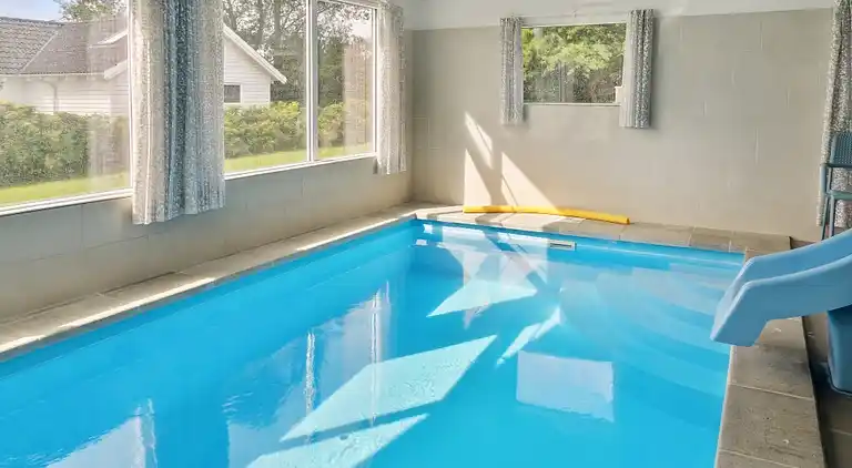 Große Familienvilla auf Møn mit Pool & Spa