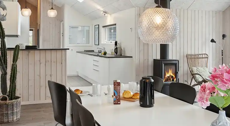 Große Familienvilla auf Møn mit Pool & Spa