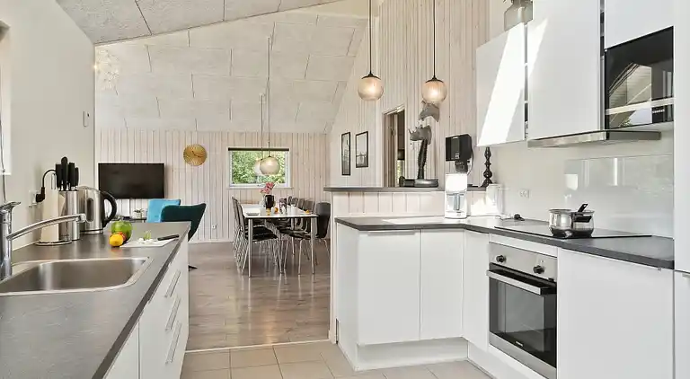 Große Familienvilla auf Møn mit Pool & Spa