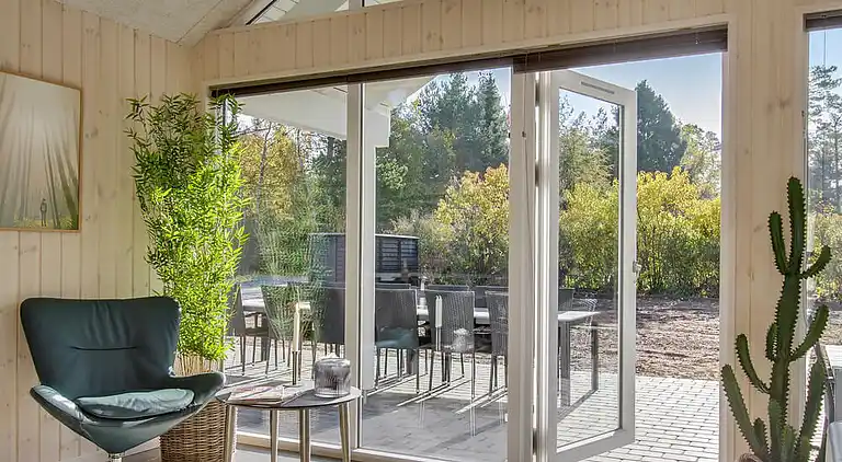 Sommarhus i Asserbo med pool och aktivitetsrum