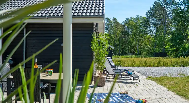 Sommarhus i Asserbo med pool och aktivitetsrum