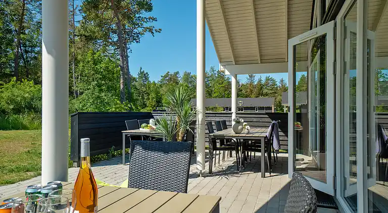 Sommarhus i Asserbo med pool och aktivitetsrum