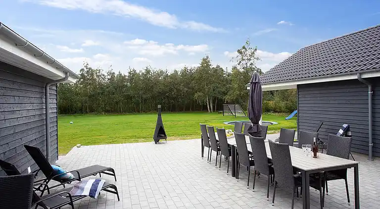 Stort sommarhus för 20 vid Marielyst