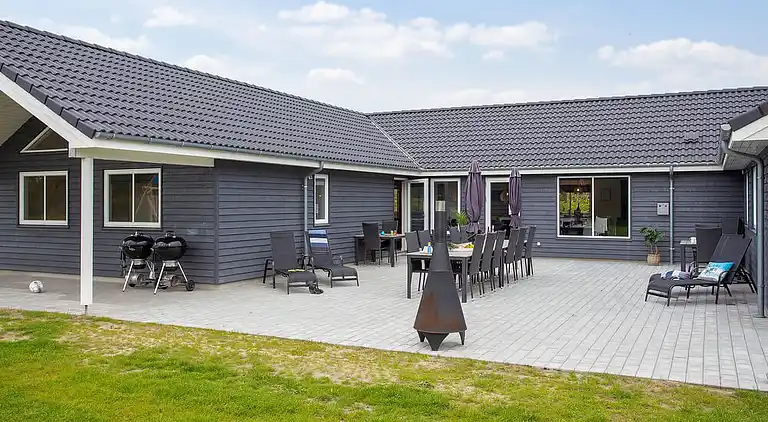 Stort sommarhus för 20 vid Marielyst