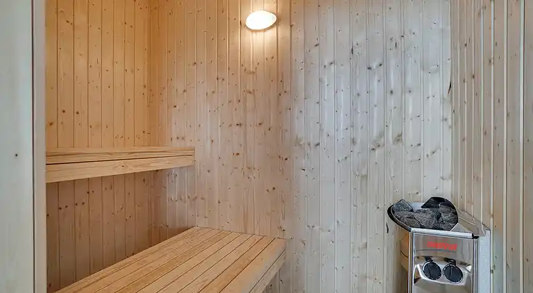 Luxus-Ferienhaus: Pool, Spa, Freizeitraum