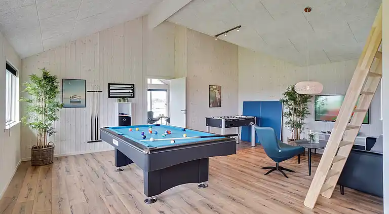 Luxus-Ferienhaus: Pool, Spa, Freizeitraum