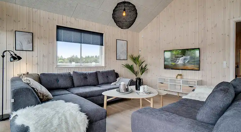 Großes Ferienhaus mit Pool, Spa & Spielraum