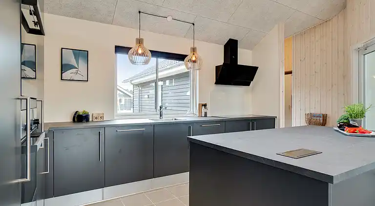 Großes Ferienhaus mit Pool, Spa & Spielraum