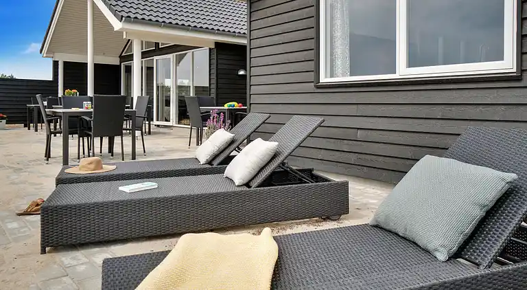 Großes Ferienhaus mit Pool, Spa & Spielraum