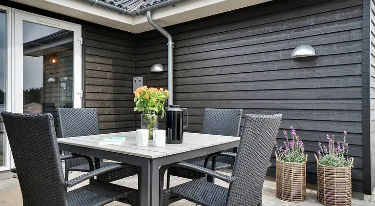 Großes Ferienhaus mit Pool, Spa & Spielraum