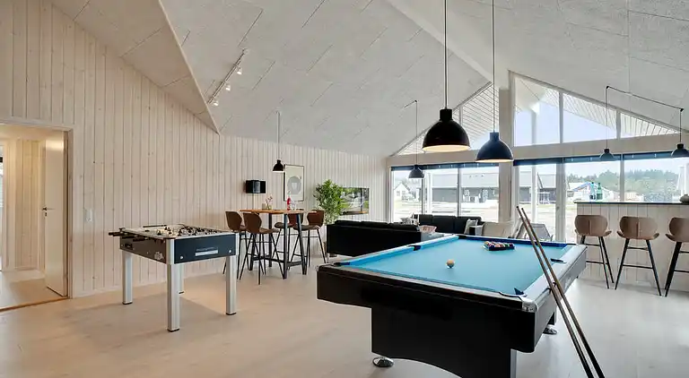 Ferienhaus mit Indoor-Wasserpark für 30