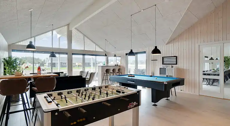 Ferienhaus mit Indoor-Wasserpark für 30