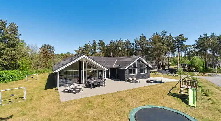 Großes Sommerhaus bei Snogebæk für 18